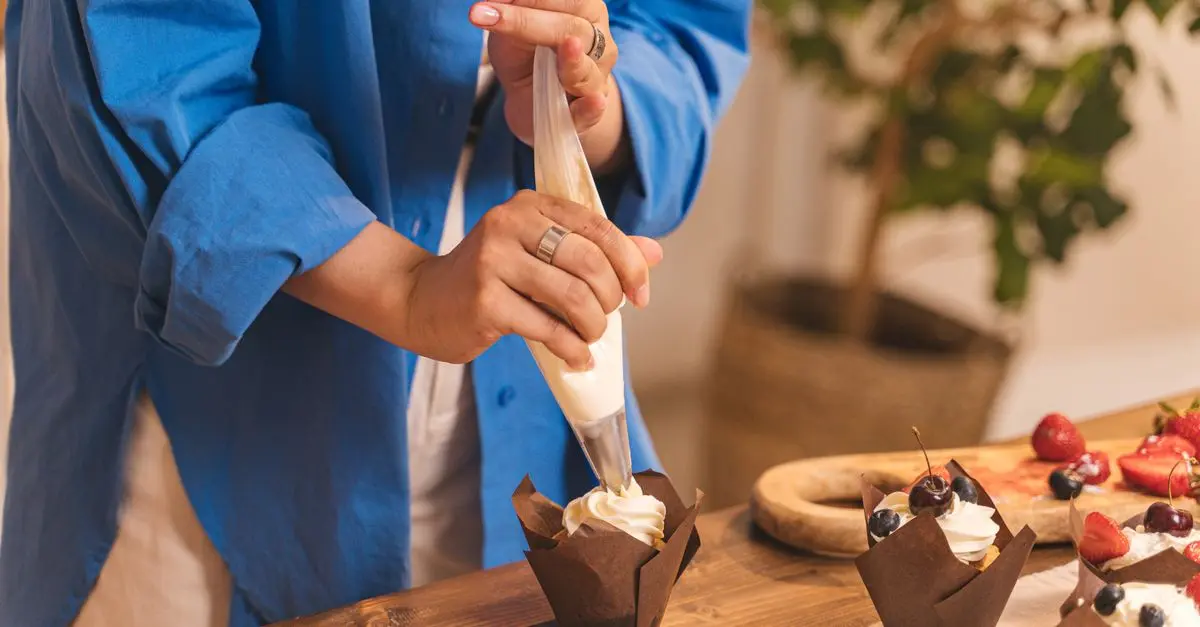 10 techniques incontournables pour réussir vos gâteaux