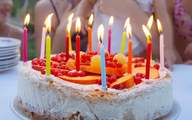 Comment créer un gâteau d'anniversaire personnalisé et mémorable