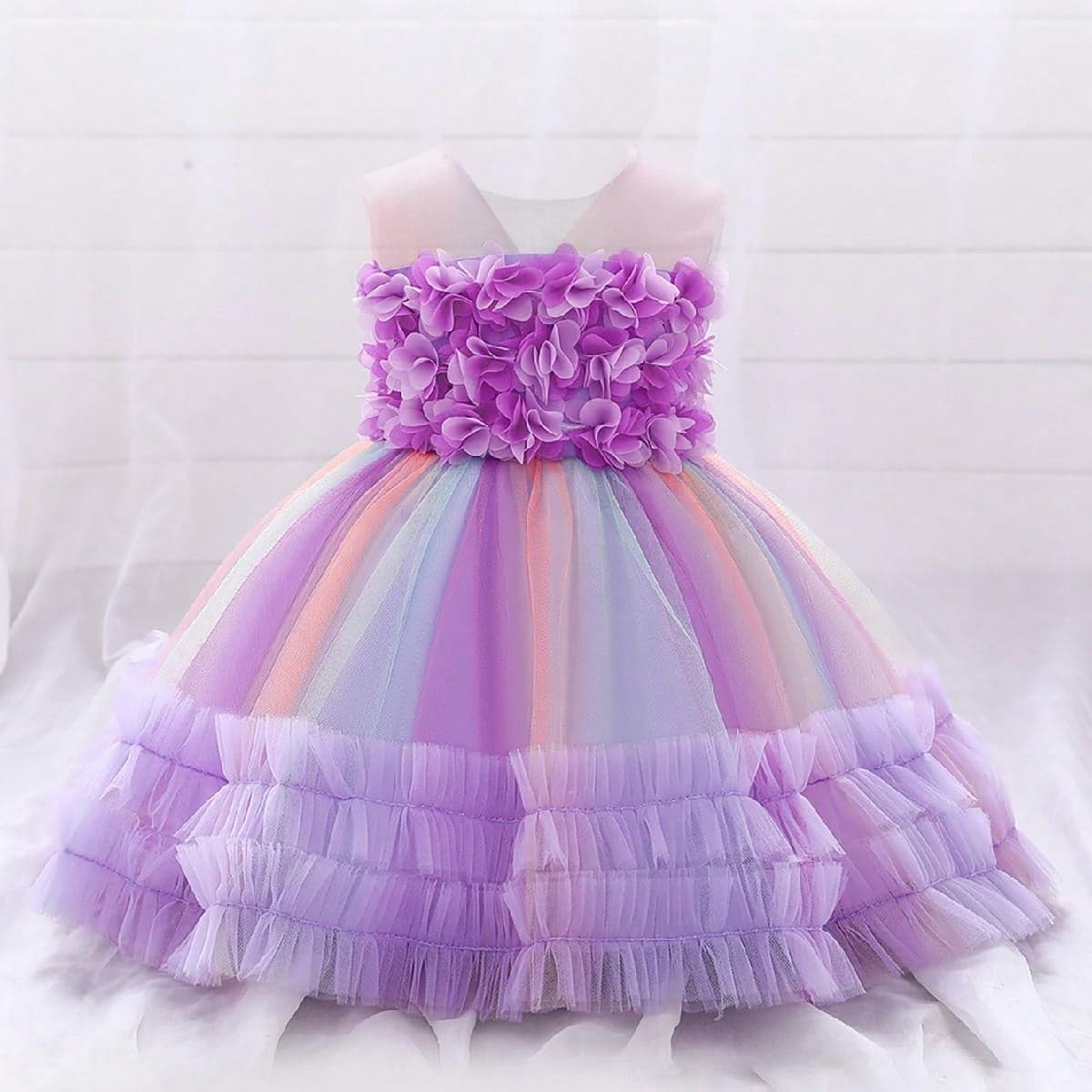 Robe de bébé séduisante en filet multicolore pour fille avec des fleurs 3D décorées, parfaite pour une fête d'anniversaire