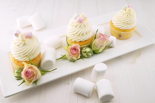 10 astuces pour réussir un gâteau à la vanille parfait